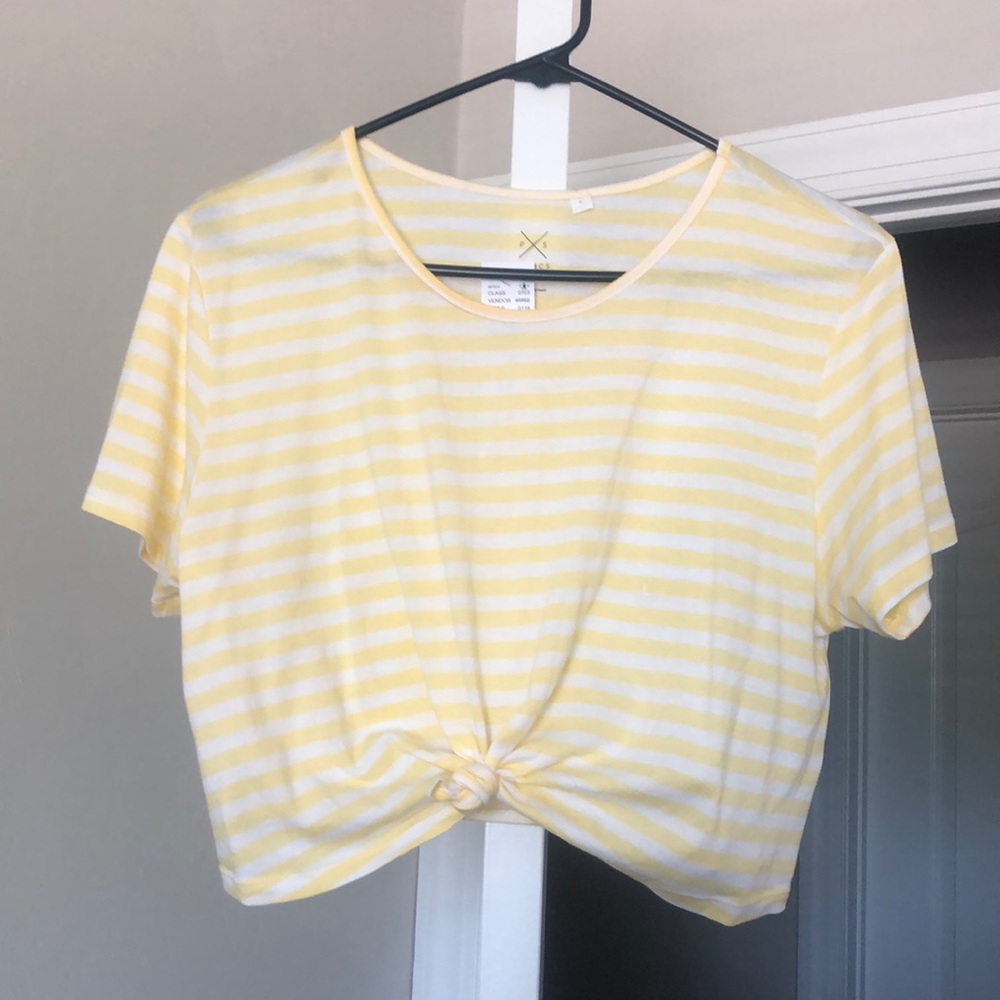 Pac sun cropped shirt